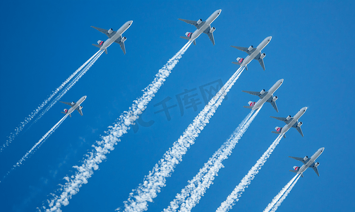 香港4k壁纸摄影照片_天空中的飞机