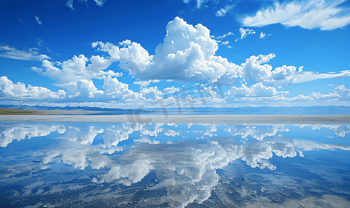 天空之镜蓝天白云青海湖