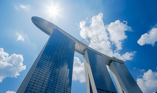 新加坡猫摄影照片_蓝天下的新加坡金沙酒店