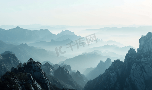 黄山松徽派盆景摄影照片_旅游远眺黄山风光风景