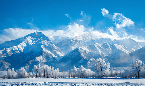 大连马拉松摄影照片_新疆雪山风光