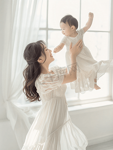 亚洲人妈妈陪宝宝玩耍
