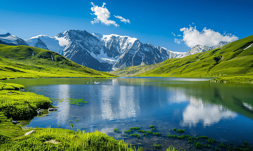 白云摄影照片_新疆伊犁唐布拉仙女湖草原雪山摄影图