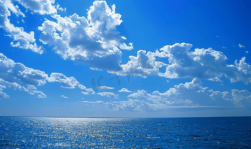 蓝色天空湛蓝大海摄影图