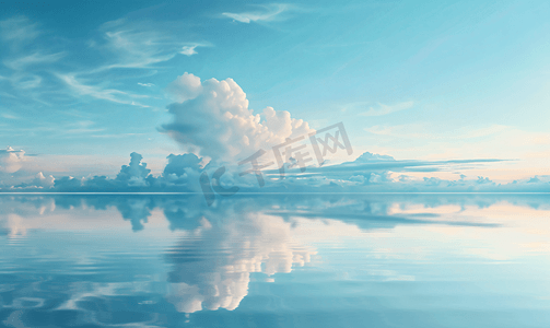 平静的海面摄影照片_蓝色平静的海面水与云镜面