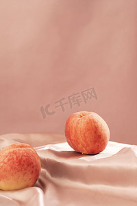 一颗桃子水果光影图片