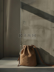 灰色背景图片_咖啡色的手提袋电商展示背景图