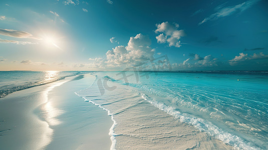 阳光下海边沙滩的摄影高清摄影图
