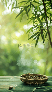 促销的背景背景图片_端午节中式竹林桌上的空竹筐背景图