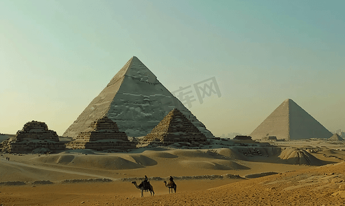 埃及吉萨金字塔群从高原到建筑群南部