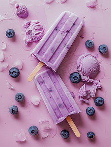 自制蓝莓冰淇淋或冰棒