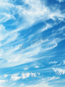 阳光明媚的冬日蓝天上的卷云
