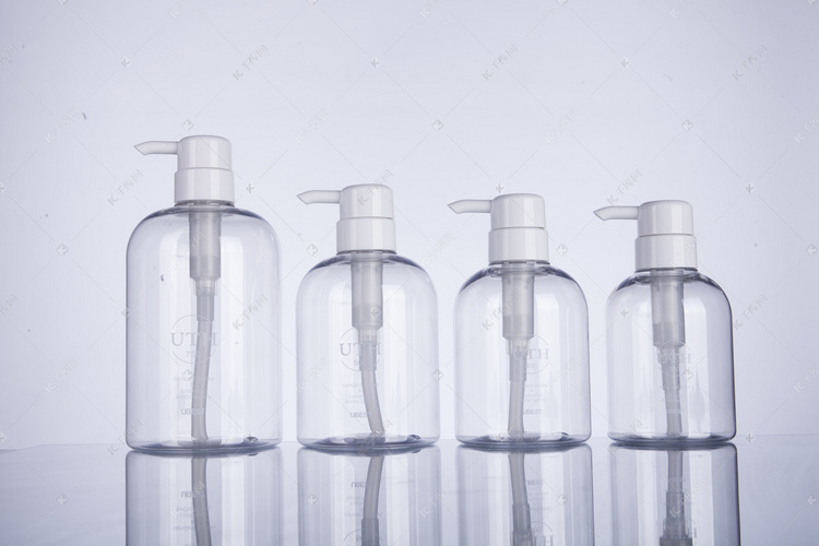摄影图实物图透明洗手液化妆品补充瓶3