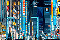 日本城市新宿霓虹灯夜景摄影图
