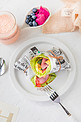 美食食物蔬菜卷摄影图