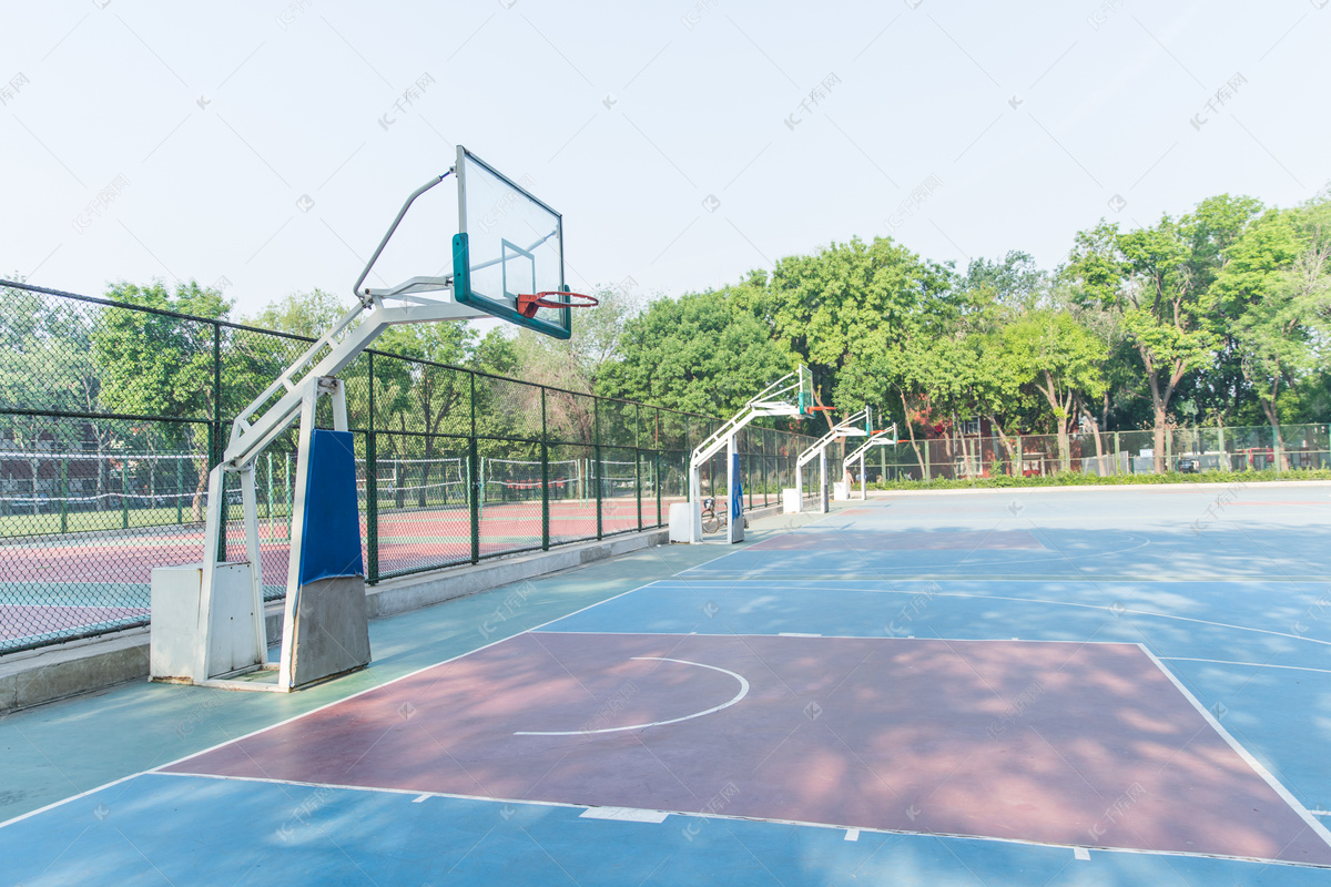 大学校园篮球场3