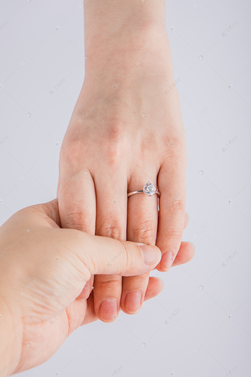求婚 戒指 牵手成功