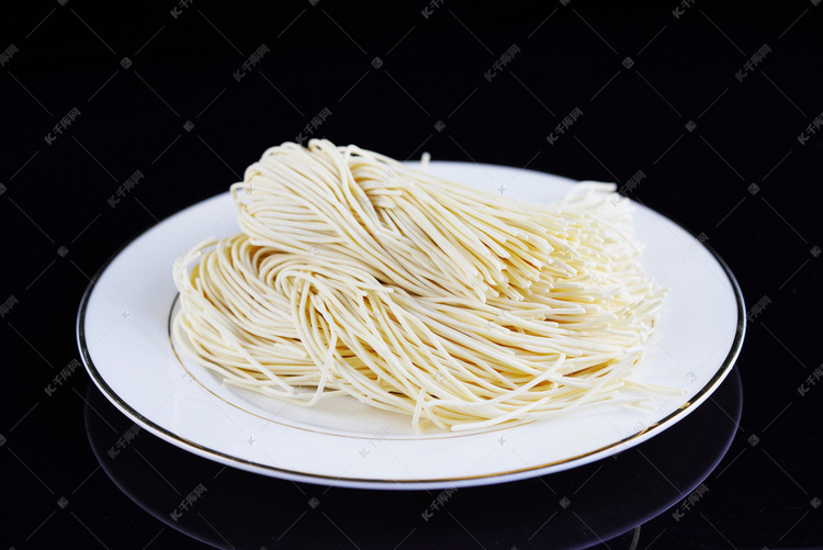 餐饮美食盘子面条摄影图