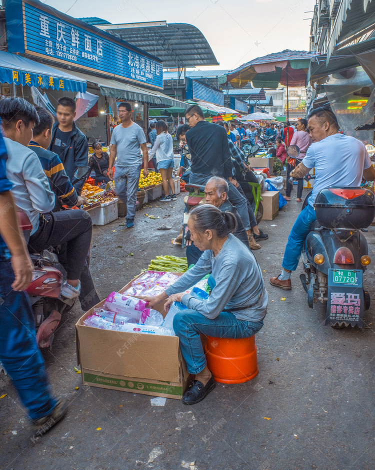 人口摆地摊_摆地摊图片