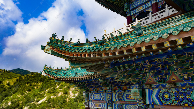 唯美古建筑屋脊脊兽摄影图