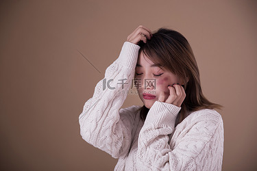 家庭暴力情绪人像绝望负面情绪家庭矛盾摄影图配图
