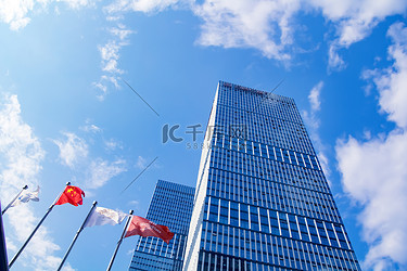 长沙晌午建筑大楼商业大楼办公楼摄影图配图