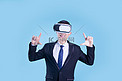 人像眼镜科技VR体验虚拟摄影图配图