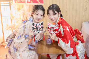 和服姐妹写真闺蜜日本摄影图配图