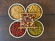 黄豆绿豆红豆杂粮白天五谷杂粮室内食材摄影图配图