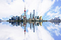 上海陆家嘴东方明珠塔摄影图
