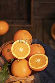 切开的橙子海报摄影图