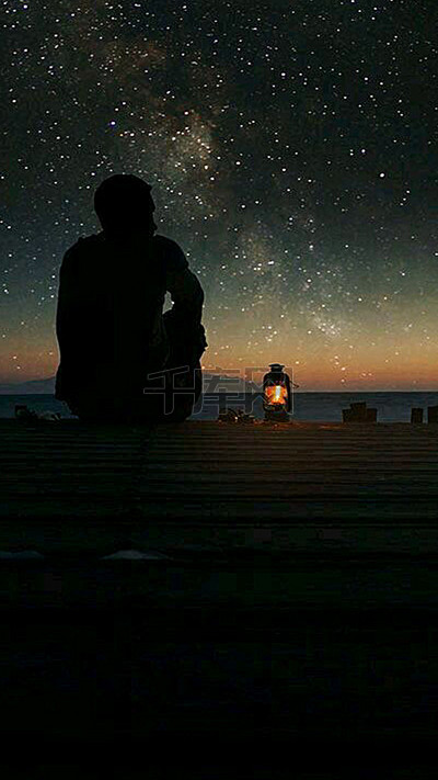 夜晚孤独背影H5背景图片免费下载_H5背景\/高清大图