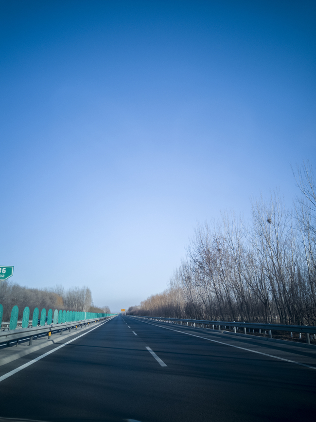 高速公路马路风景图