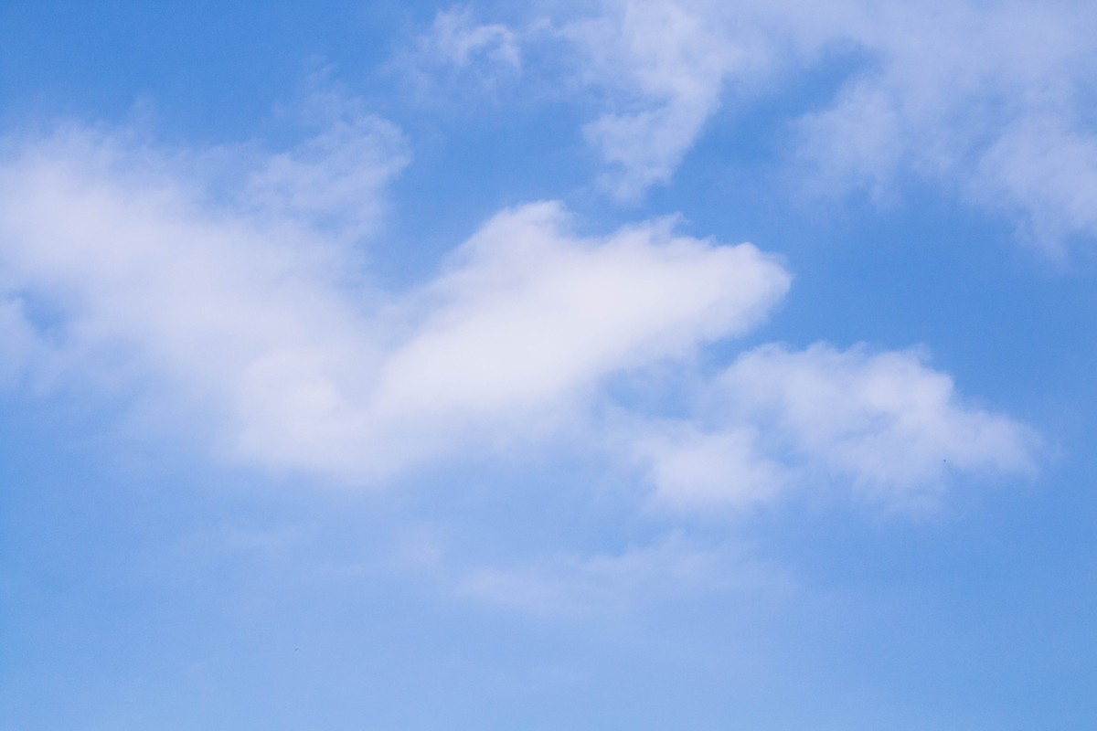 白云蓝天晴朗天气背景图片免费下载_海报banner/psd