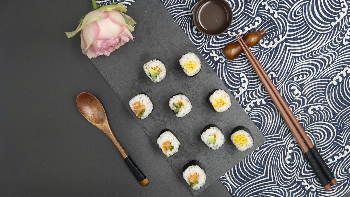 日式料理系列之紫菜包饭寿司卷组合背景图片免费下载