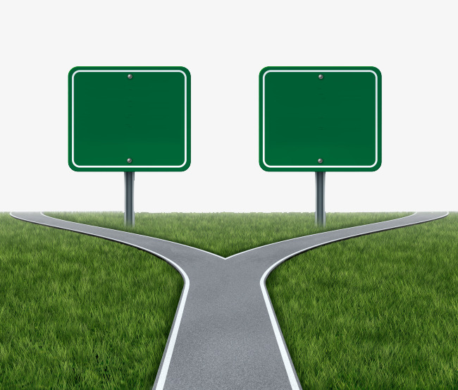 绿地上的二岔路口指示牌实拍