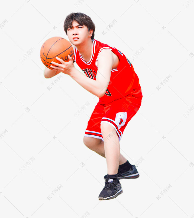 篮球场打篮球男孩