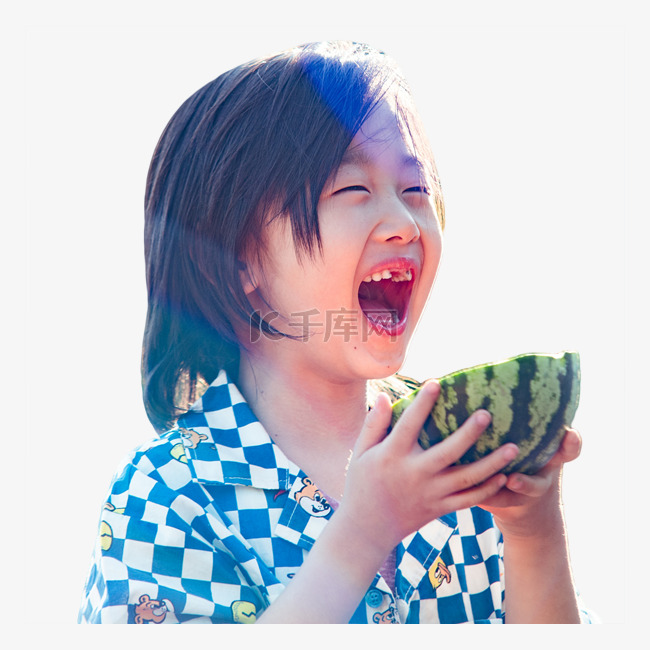 长发小男孩开心吃西瓜儿童