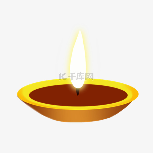 印度湿婆节燃烧的金色油灯