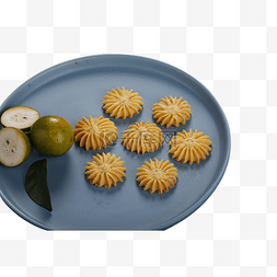 盘子里的柠檬水果饼干
