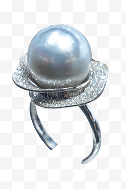 白色珍珠戒指
