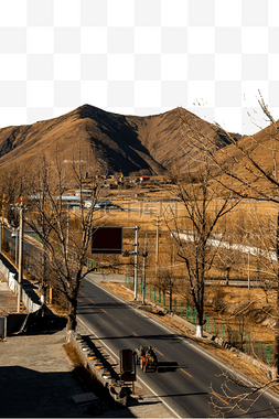 蓝天大山图片_文艺冬天风景新都桥