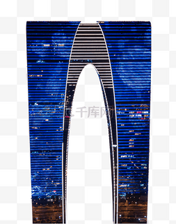 高楼大厦夜景图片_苏州东方之门夜景