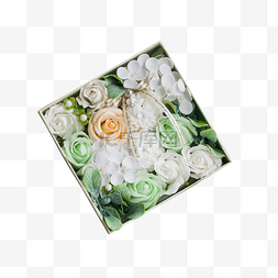 一个漂亮的情人节花卉礼盒素材