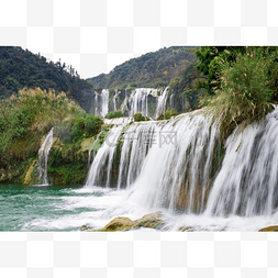 青山绿水瀑布美景