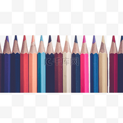 彩色铅笔图片_排列整齐的彩色铅笔