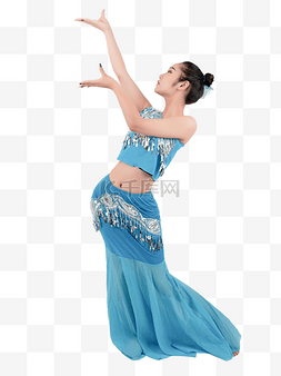 傣族舞女孩图片_傣族女孩人物跳孔雀舞