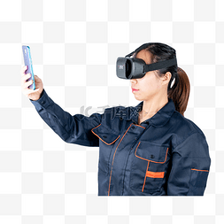 戴VR眼镜玩手机的女孩