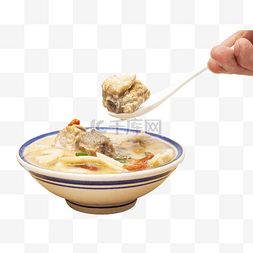 中餐美食莲藕排骨汤手拿勺子