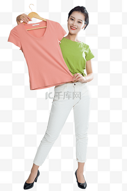 服装logo图片_服装穿搭直播卖货美女